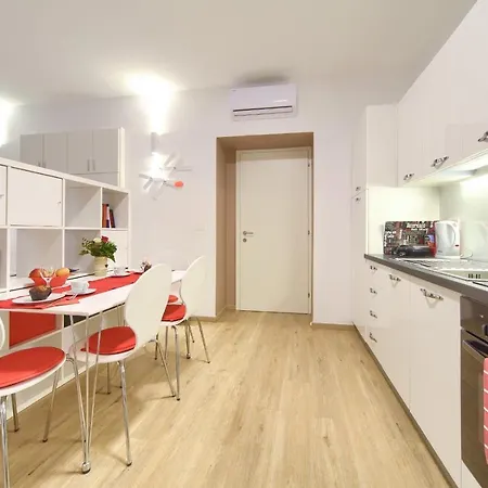 Logo 5 Min Walk To Main Square * Zagreb