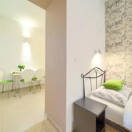 Apartment Logo 5 Min Walk To Main Square Zagreb