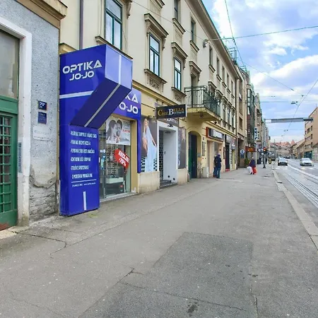 Logo 5 Min Walk To Main Square Apartment *